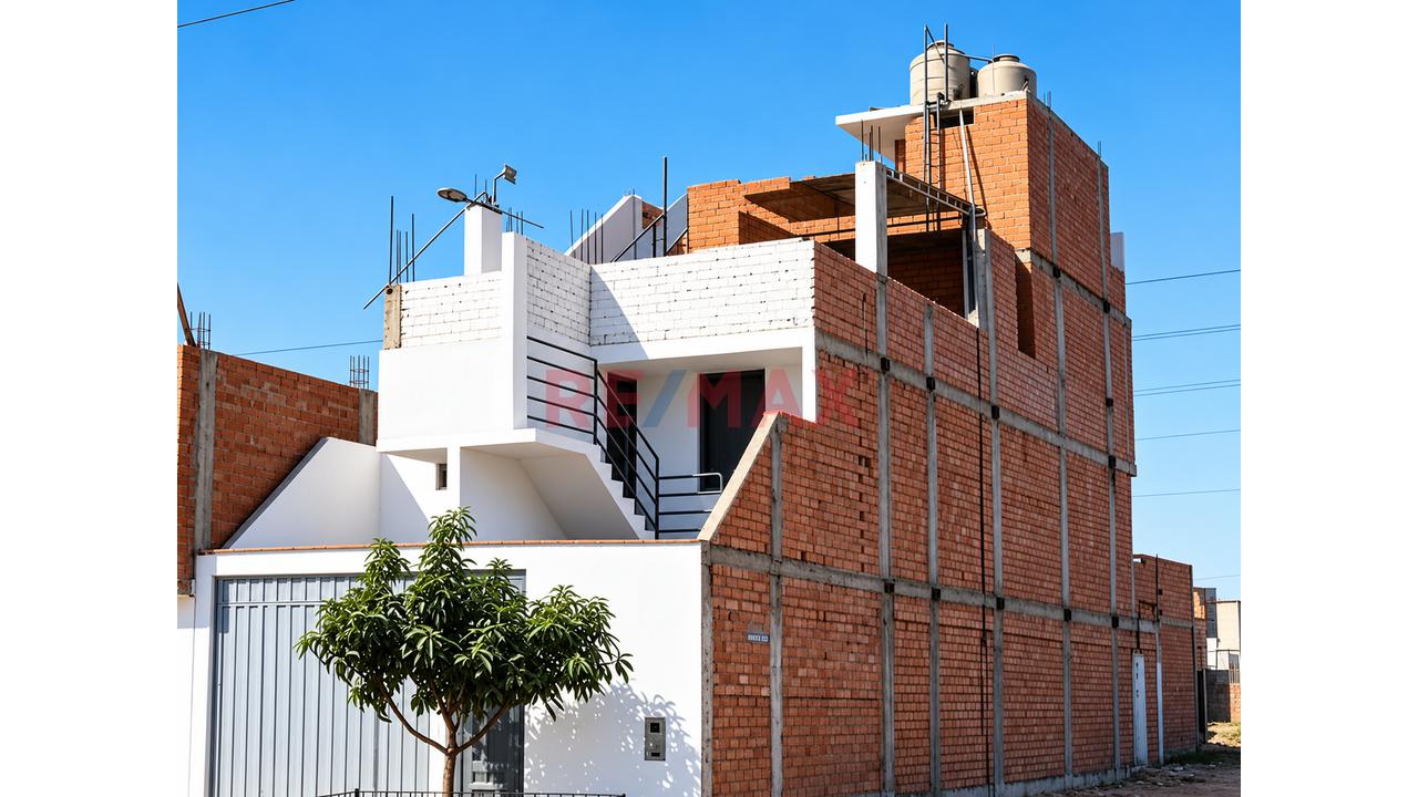 Casa De 4 Pisos En Cañete - 2