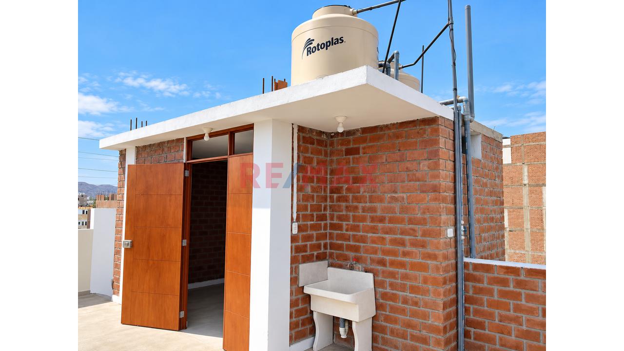 Casa De 4 Pisos En Cañete - 11