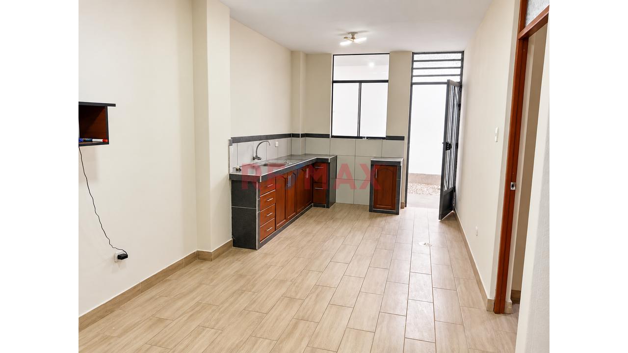 Casa De 4 Pisos En Cañete - 3