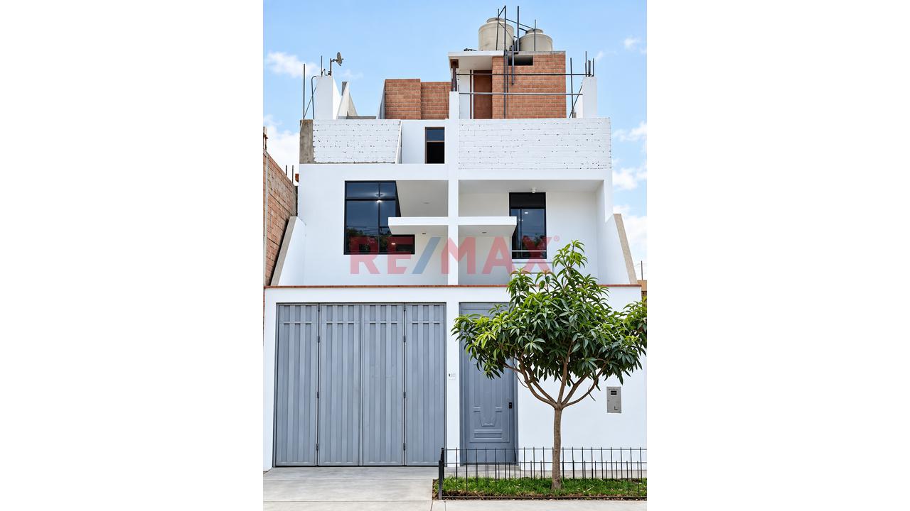 Casa De 4 Pisos En Cañete - 1