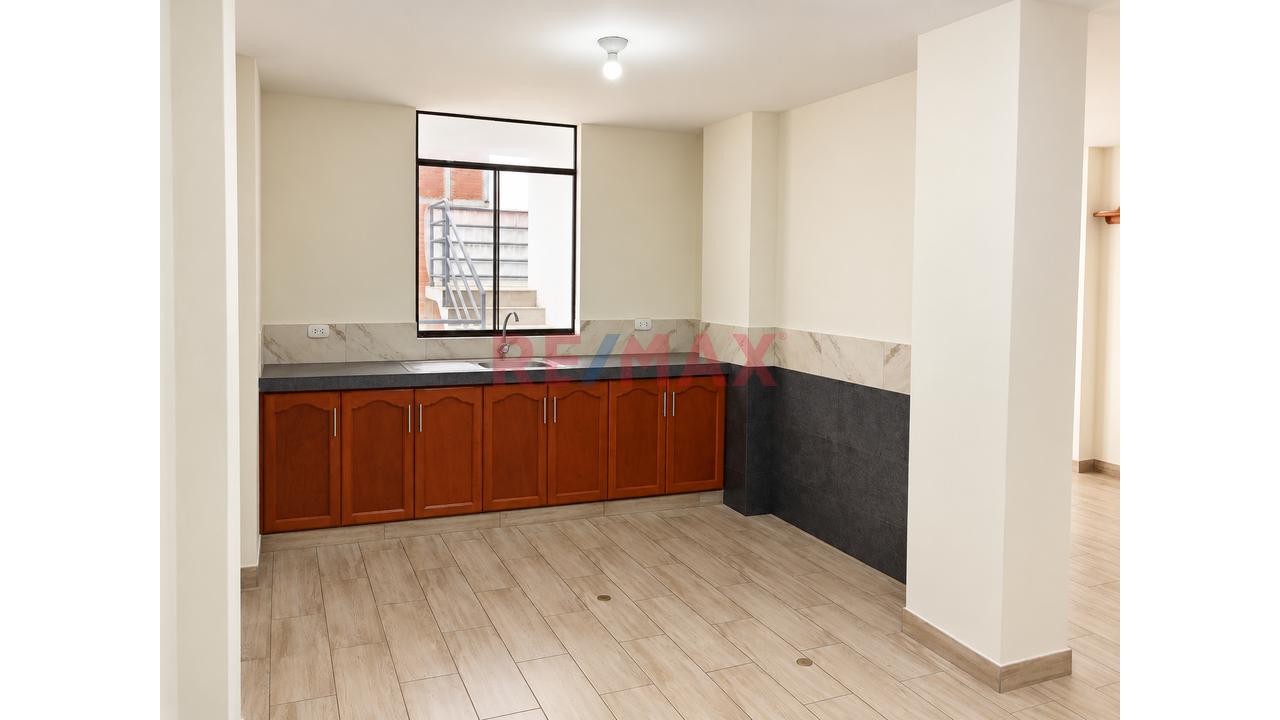 Casa De 4 Pisos En Cañete - 6