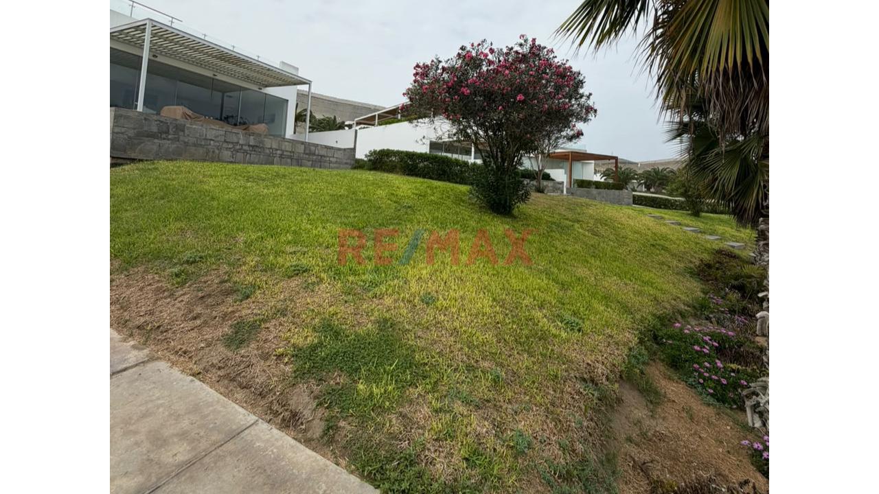 Terreno En Venta En Exclusivo Condominio. Cerca Al Mar Y A 5 Min Del Boulevard De Asia - 2