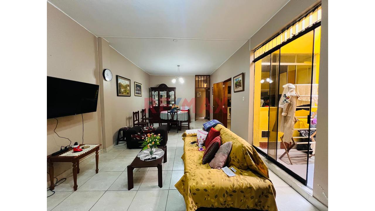 Vendo Casa Con Dos Departamentos Independientes En Villa El Salvador 🏡🏡 — foto 4