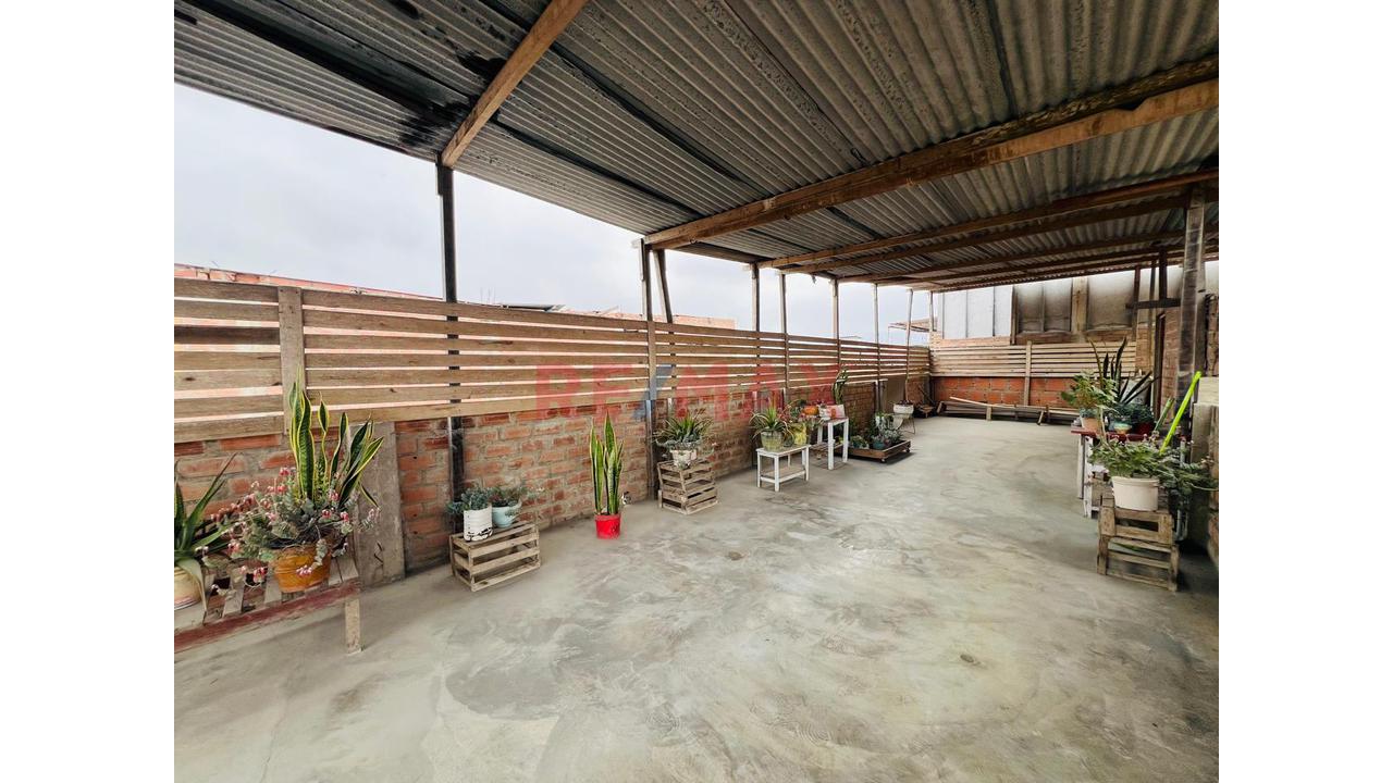 Vendo Casa Con Dos Departamentos Independientes En Villa El Salvador 🏡🏡 - 17