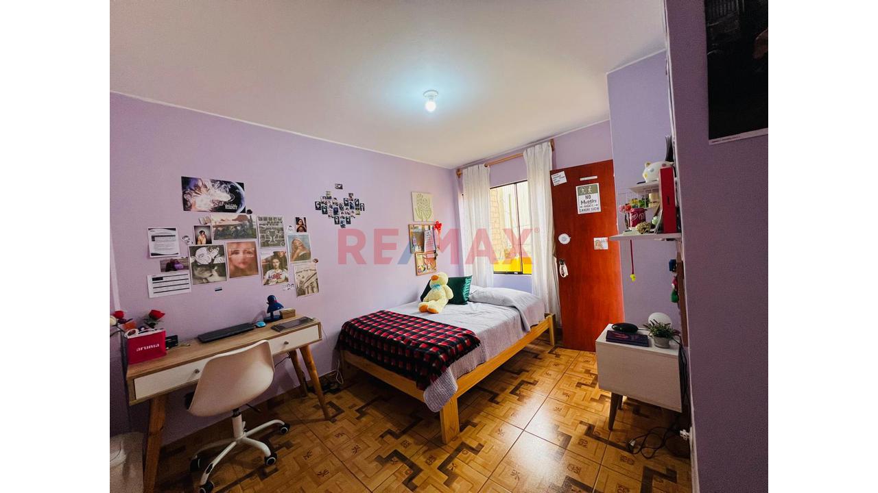 Vendo Casa Con Dos Departamentos Independientes En Villa El Salvador 🏡🏡 — foto 9