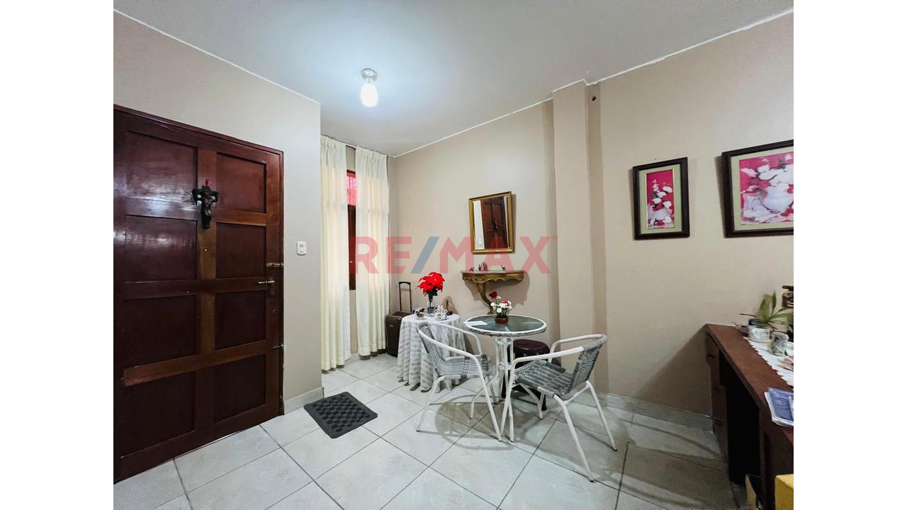 Vendo Casa Con Dos Departamentos Independientes En Villa El Salvador 🏡🏡 — foto 8