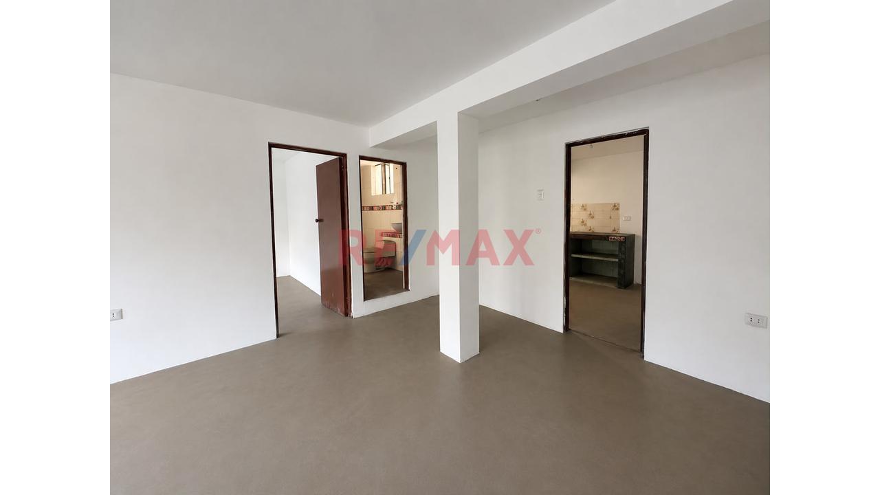 Se Vende Amplio Y Cómodo Departamento En Segundo Piso Frente A La Avenida Coronel Samuel Alcazar — foto 3