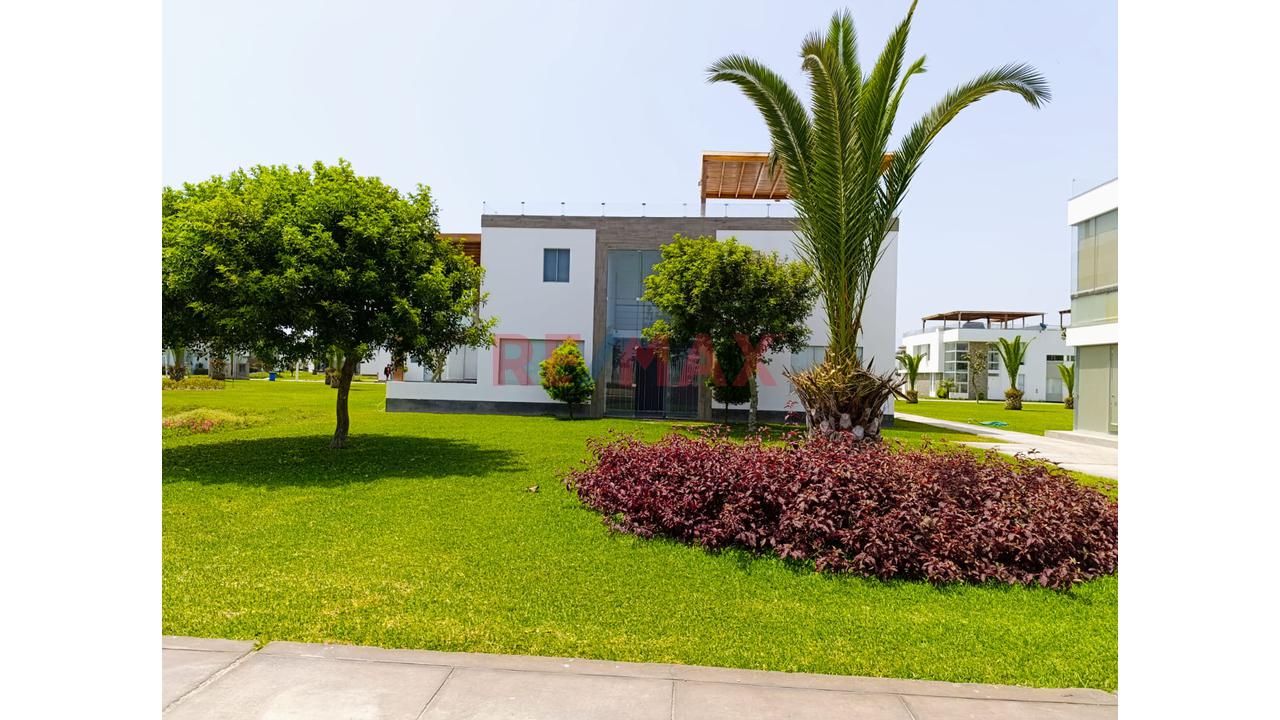 Venta De Casa En Condominio Puesta Del Sol 224.70 M2 - 2