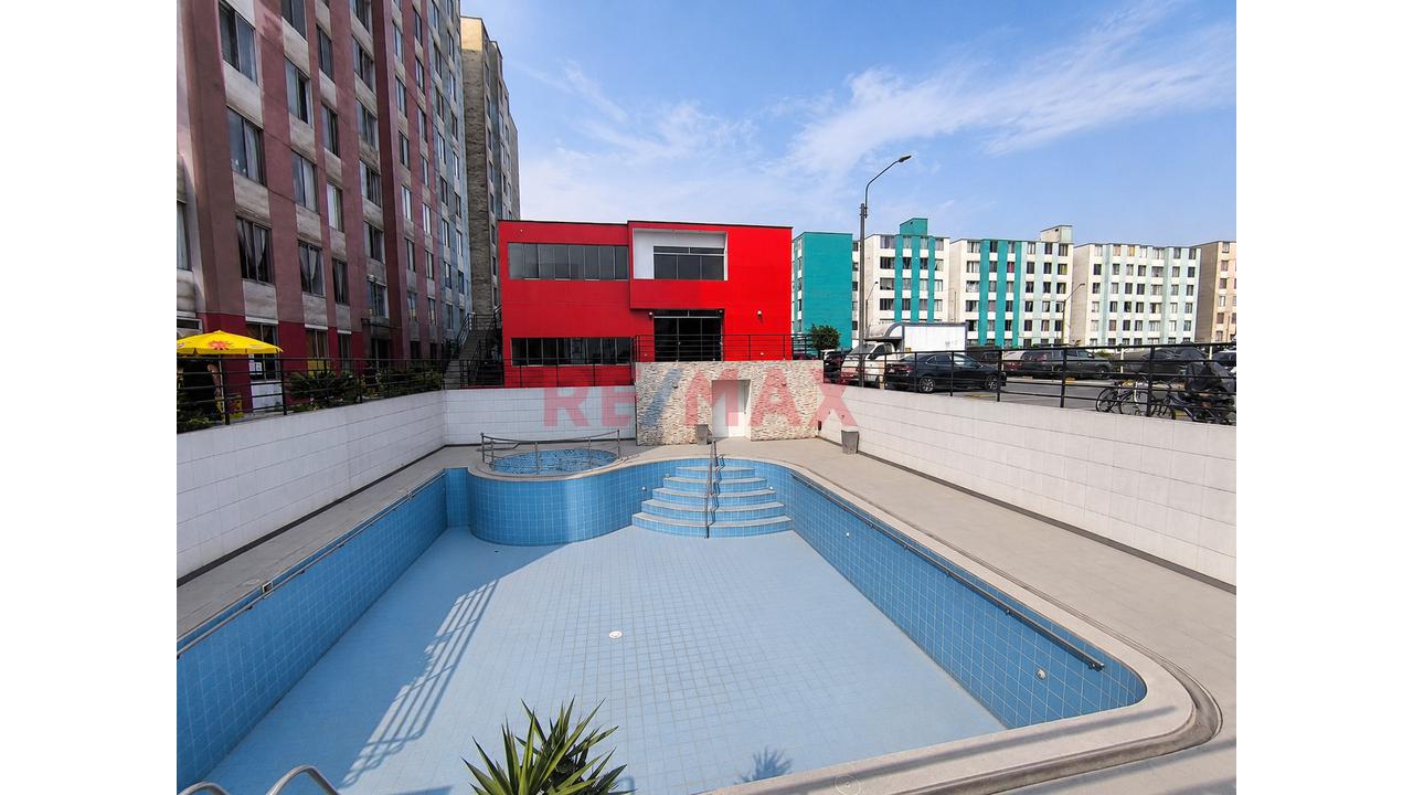 Vendo Exclusivo Local Comercial De 456 M² | Con Piscina En Ate — foto 5