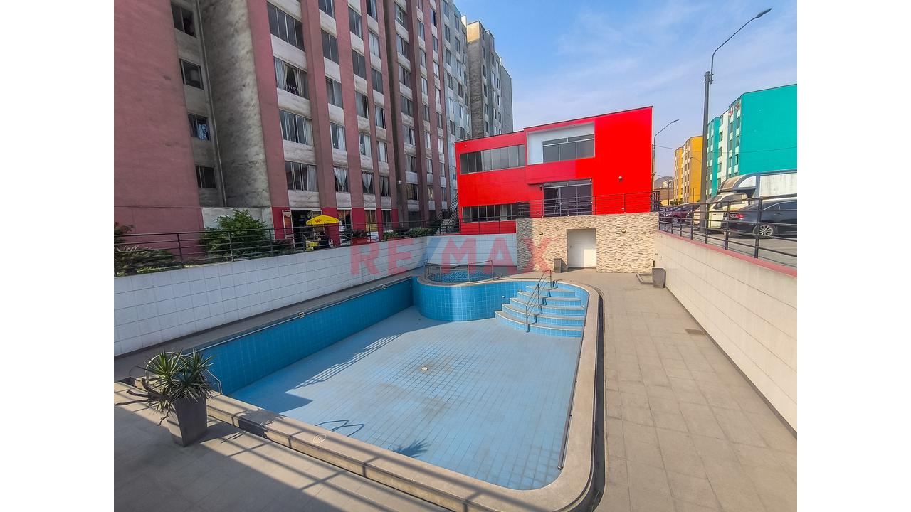 Vendo Exclusivo Local Comercial De 456 M² | Con Piscina En Ate - 18