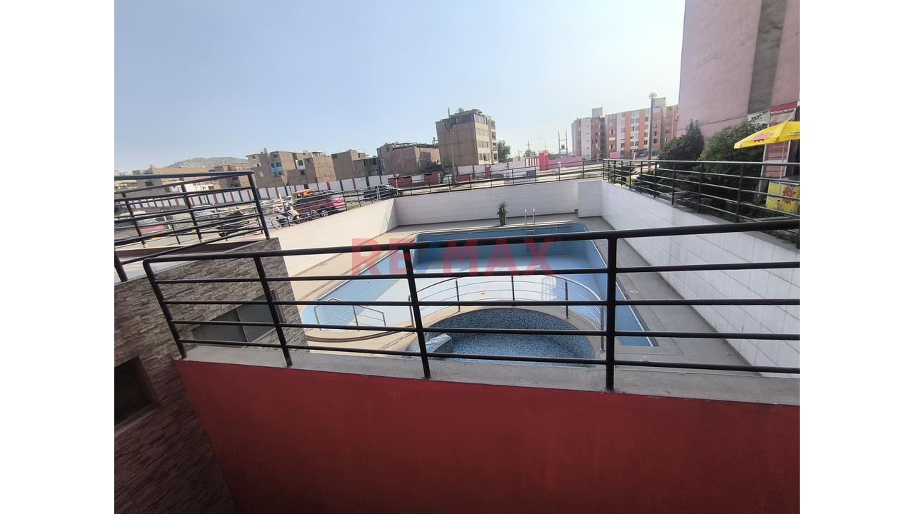 Vendo Exclusivo Local Comercial De 456 M² | Con Piscina En Ate - 16
