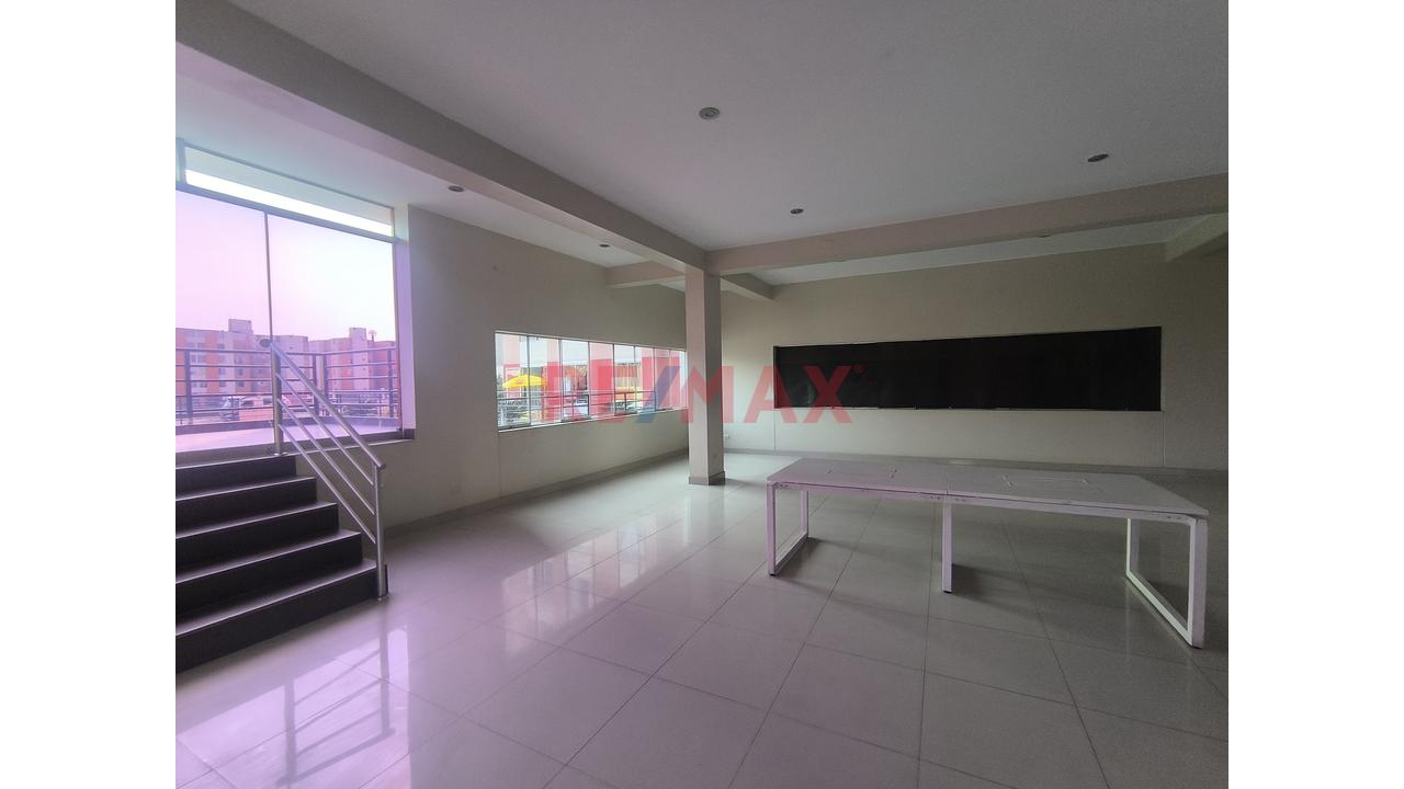 Vendo Exclusivo Local Comercial De 456 M² | Con Piscina En Ate — foto 13
