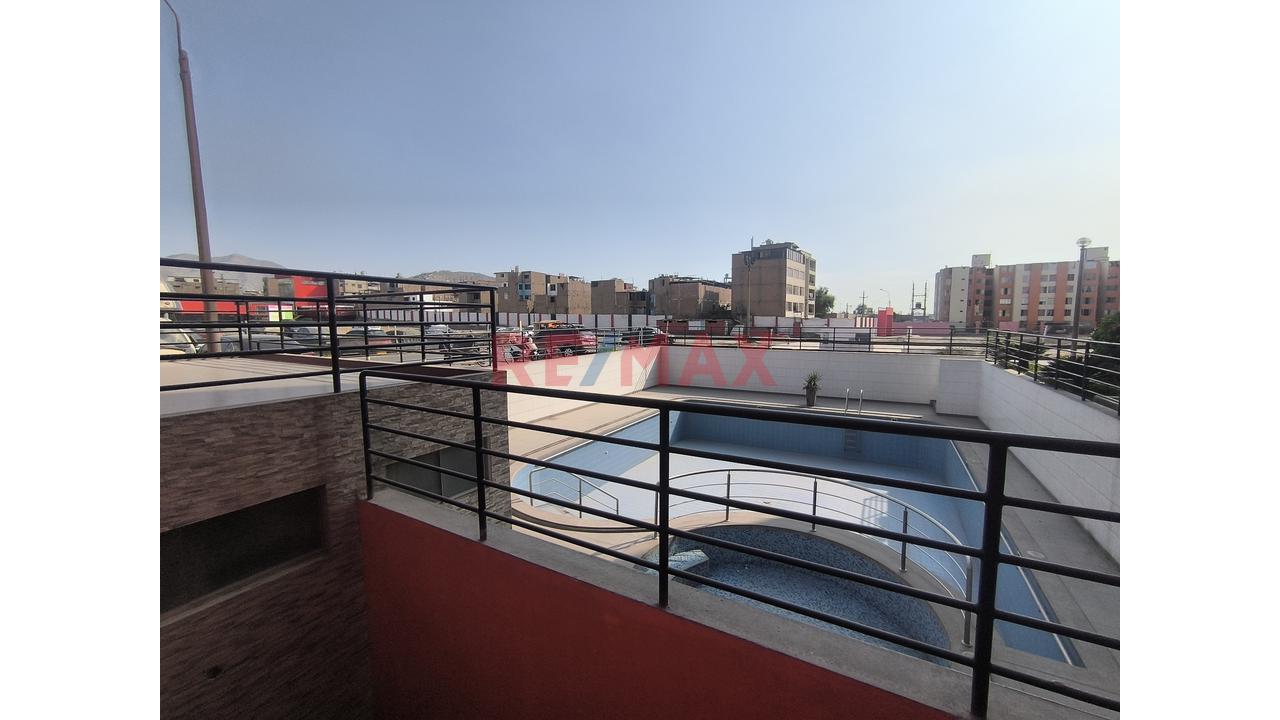 Vendo Exclusivo Local Comercial De 456 M² | Con Piscina En Ate - 17