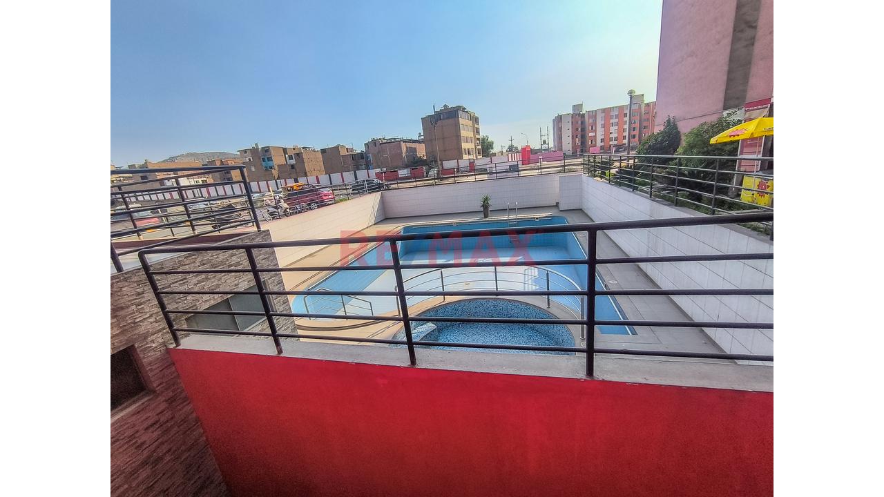 Vendo Exclusivo Local Comercial De 456 M² | Con Piscina En Ate — foto 6