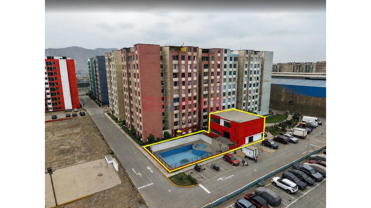 Vendo Exclusivo Local Comercial De 456 M² | Con Piscina En Ate — foto 4