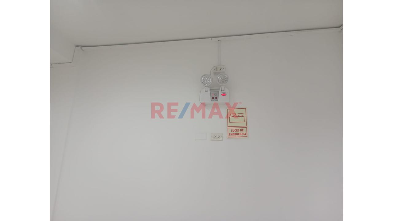 Alquilo Estratégico Local Comercial | Máxima Exposición, Planta Libre Y Zonificación Cz | 170M2 — foto 6