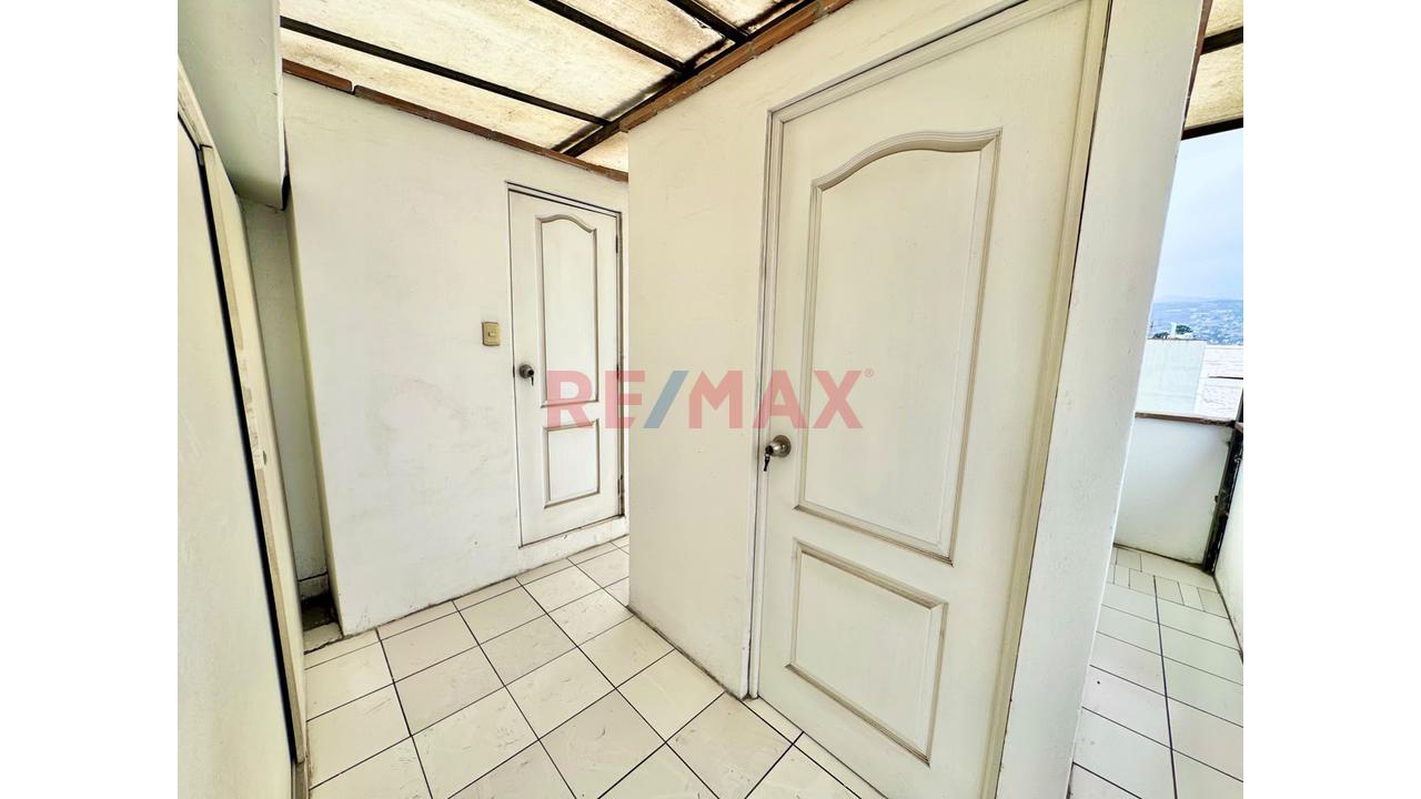 🏡 Exclusivo Tríplex Con Amplia Terraza, Ascensor Directo Y Doble Cochera | Surco — foto 3