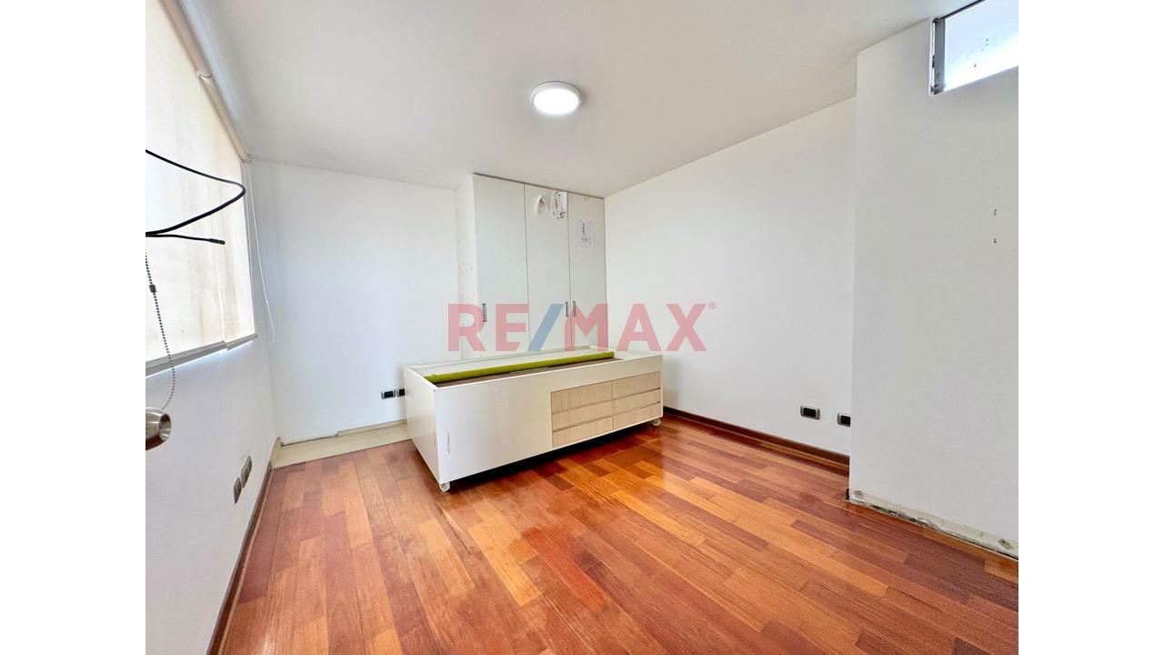 🏡 Exclusivo Tríplex Con Amplia Terraza, Ascensor Directo Y Doble Cochera | Surco — foto 8