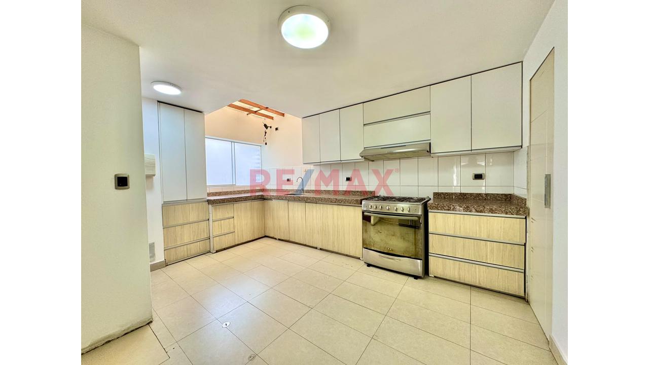 🏡 Exclusivo Tríplex Con Amplia Terraza, Ascensor Directo Y Doble Cochera | Surco — foto 9