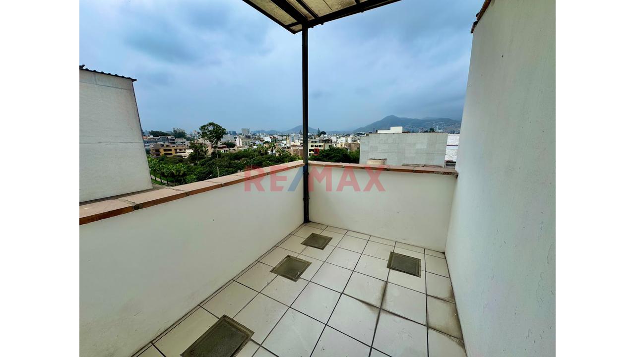 🏡 Exclusivo Tríplex Con Amplia Terraza, Ascensor Directo Y Doble Cochera | Surco — foto 2