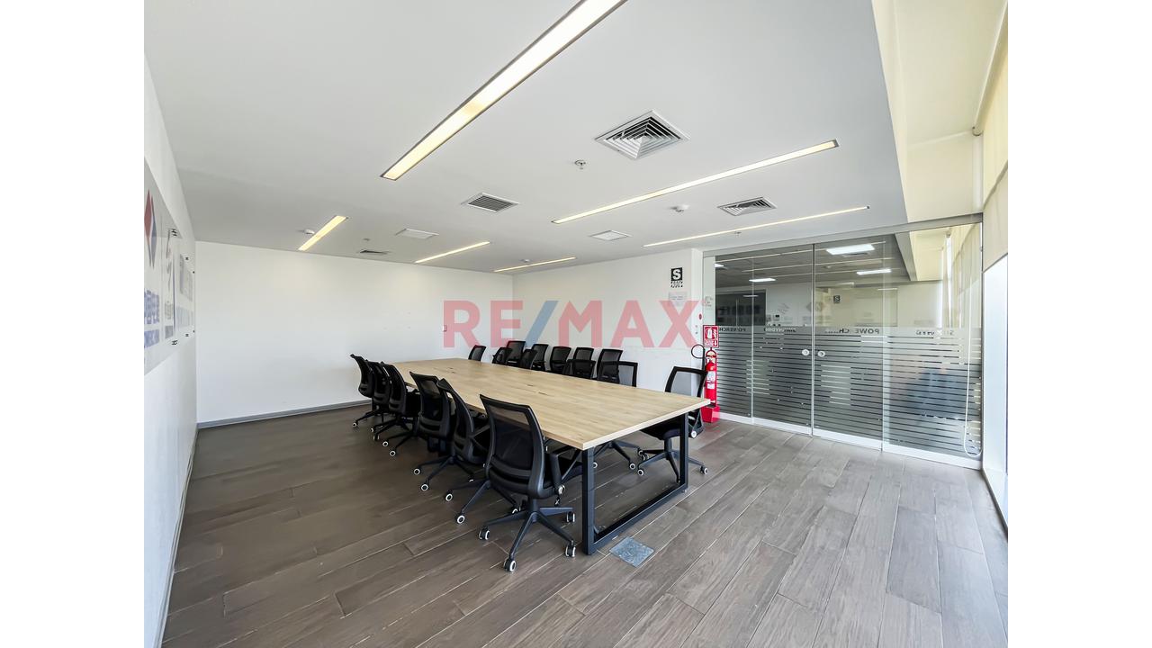 Excelente Oficina En Alquiler En Magdalena 188 M2 + 2 Estacionamientos - 2