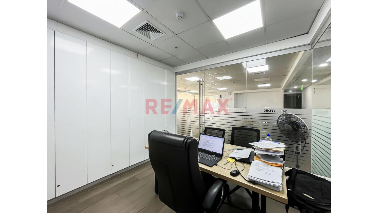 Excelente Oficina En Alquiler En Magdalena 188 M2 + 2 Estacionamientos - 12
