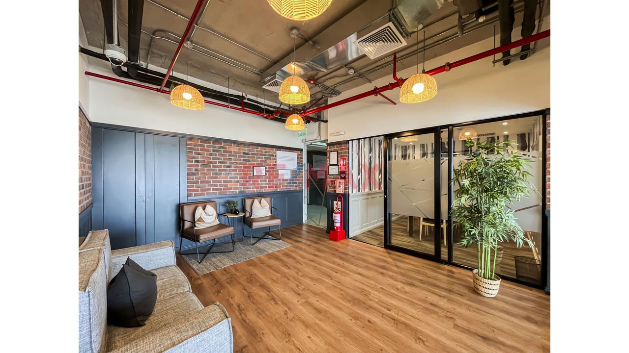 Excelente Oficina En Alquiler En Magdalena 188 M2 + 2 Estacionamientos - 19