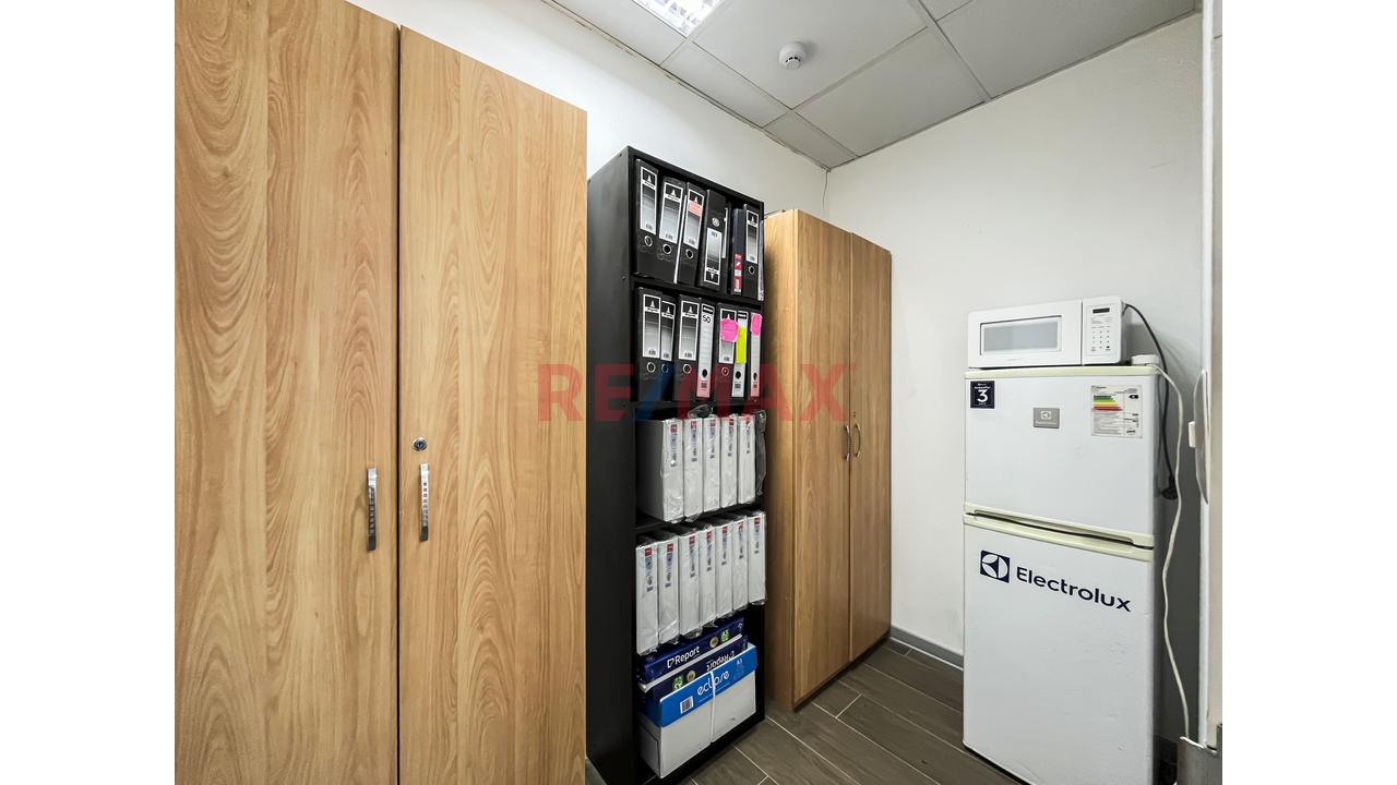 Excelente Oficina En Alquiler En Magdalena 188 M2 + 2 Estacionamientos - 7