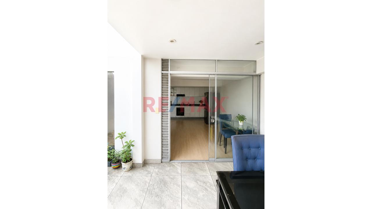 Departamento Moderno Con Patio Privado, Amplia Sala Y Cocina Abierta: Listo Para Vivir — foto 14