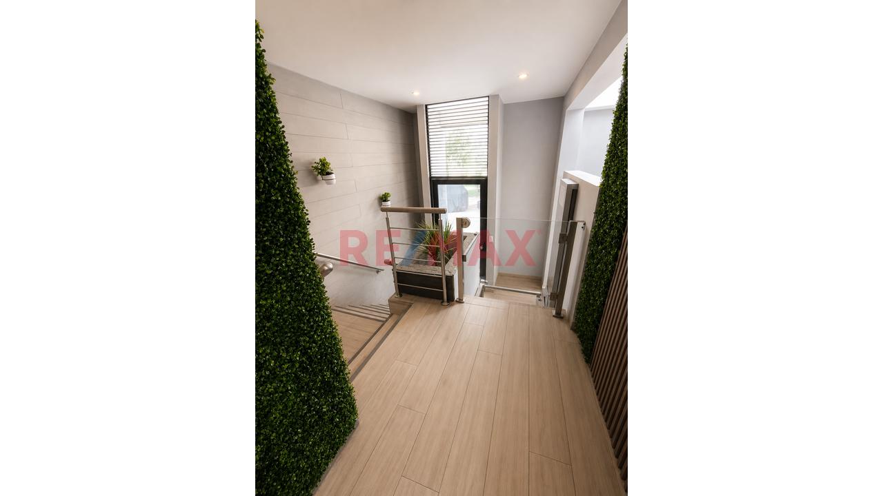 Departamento Moderno Con Patio Privado, Amplia Sala Y Cocina Abierta: Listo Para Vivir — foto 7