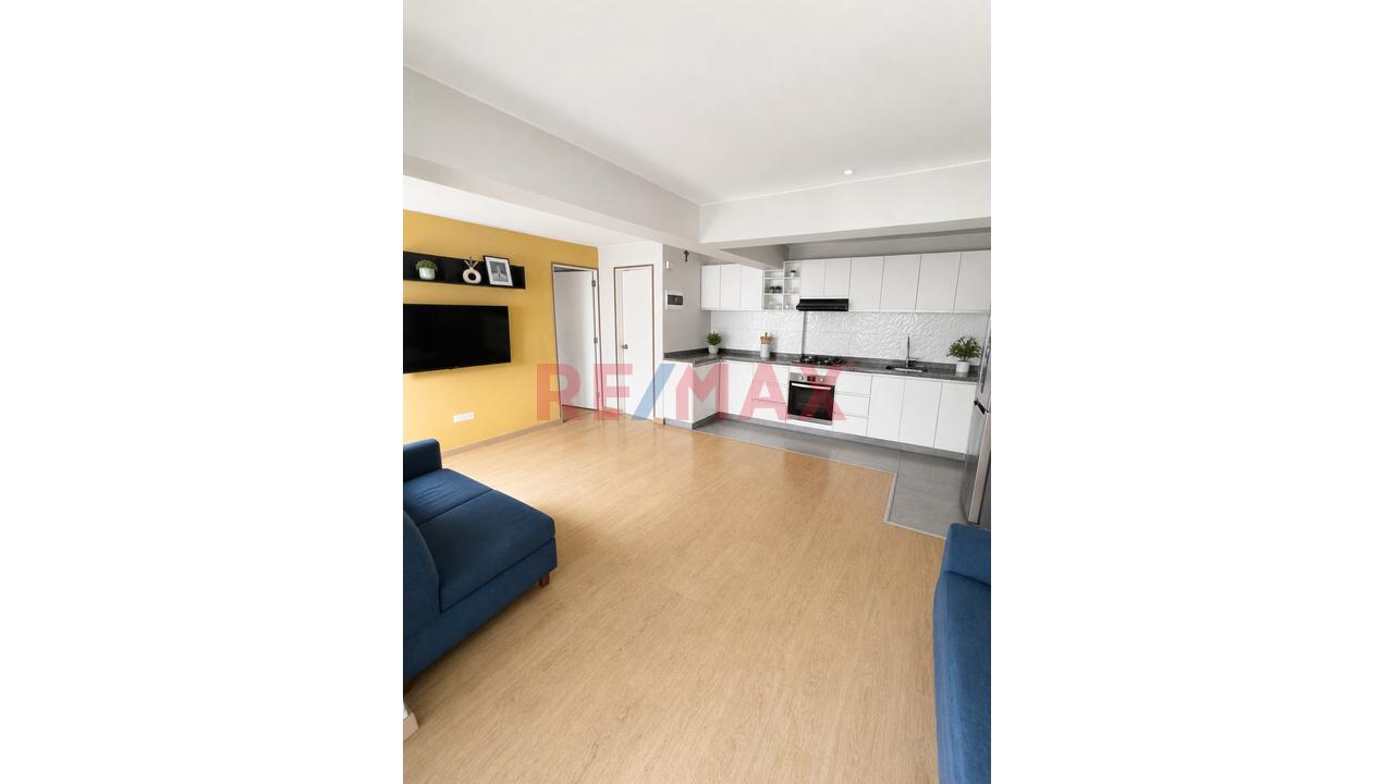 Departamento Moderno Con Patio Privado, Amplia Sala Y Cocina Abierta: Listo Para Vivir