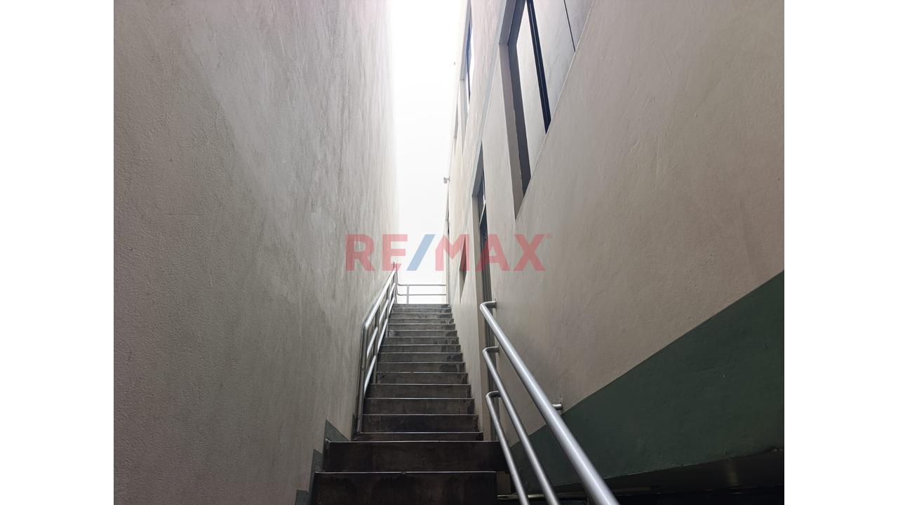 Casa En Esquina De 165 M² En Los Olivos | Ideal Para Inversión O Vivienda Multifamiliar — foto 10