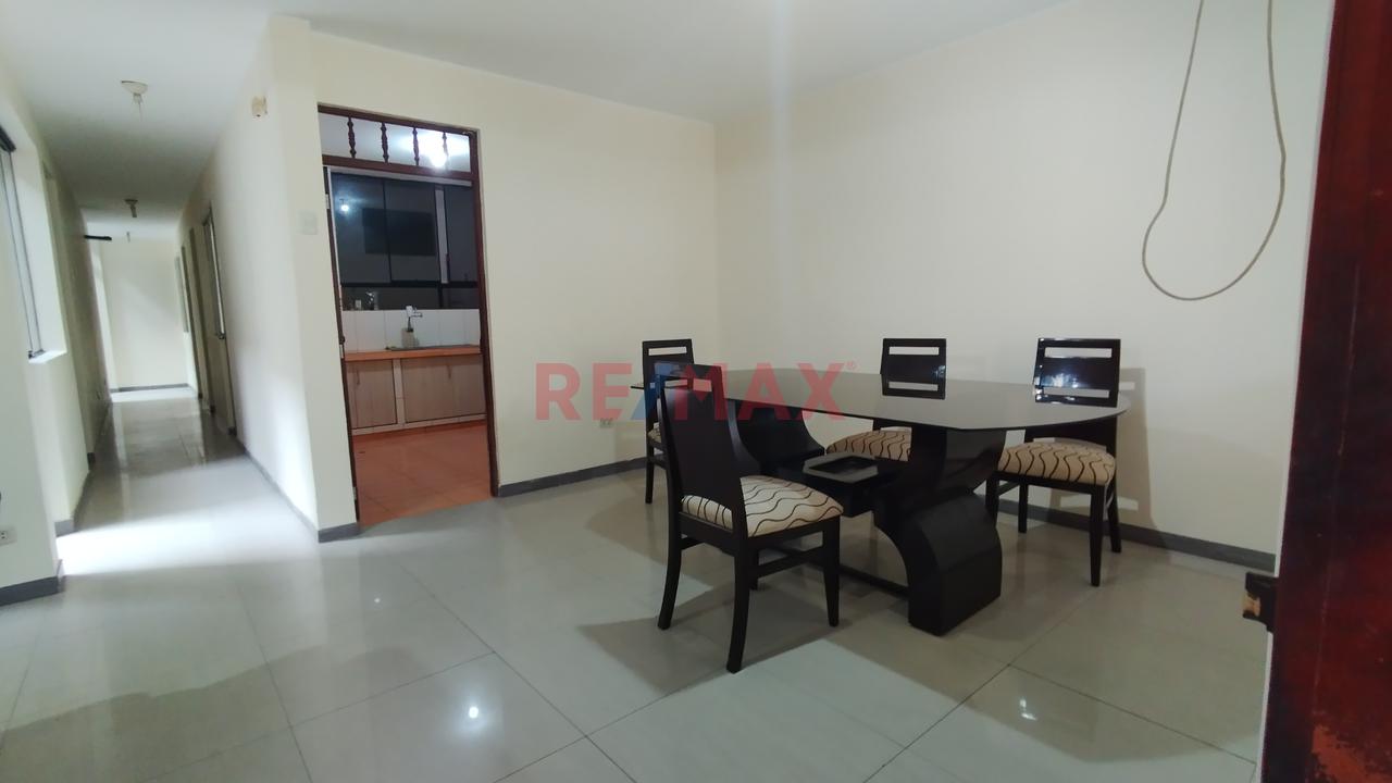 Departamento Amplio Primer Piso Con Cochera En San Juan De Lurigancho — foto 4