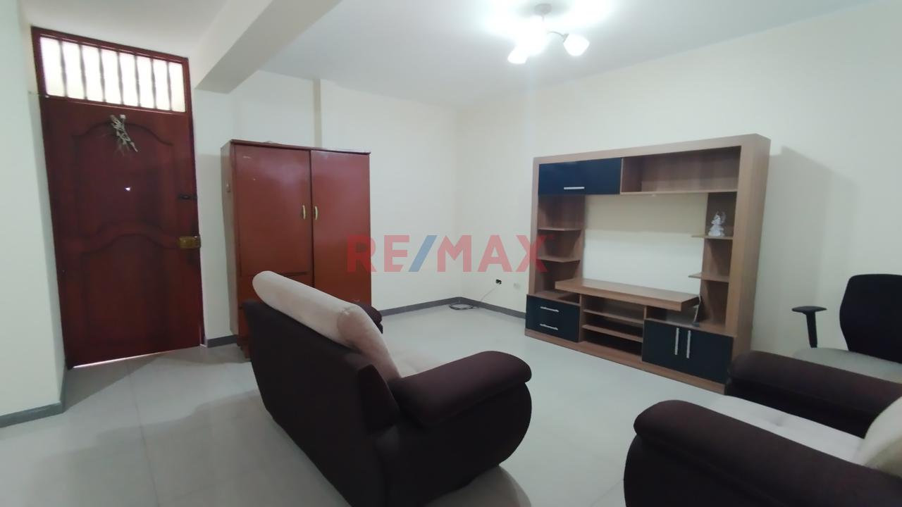Departamento Amplio Primer Piso Con Cochera En San Juan De Lurigancho — foto 5