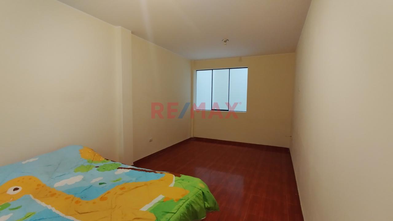 Departamento Amplio Primer Piso Con Cochera En San Juan De Lurigancho — foto 10