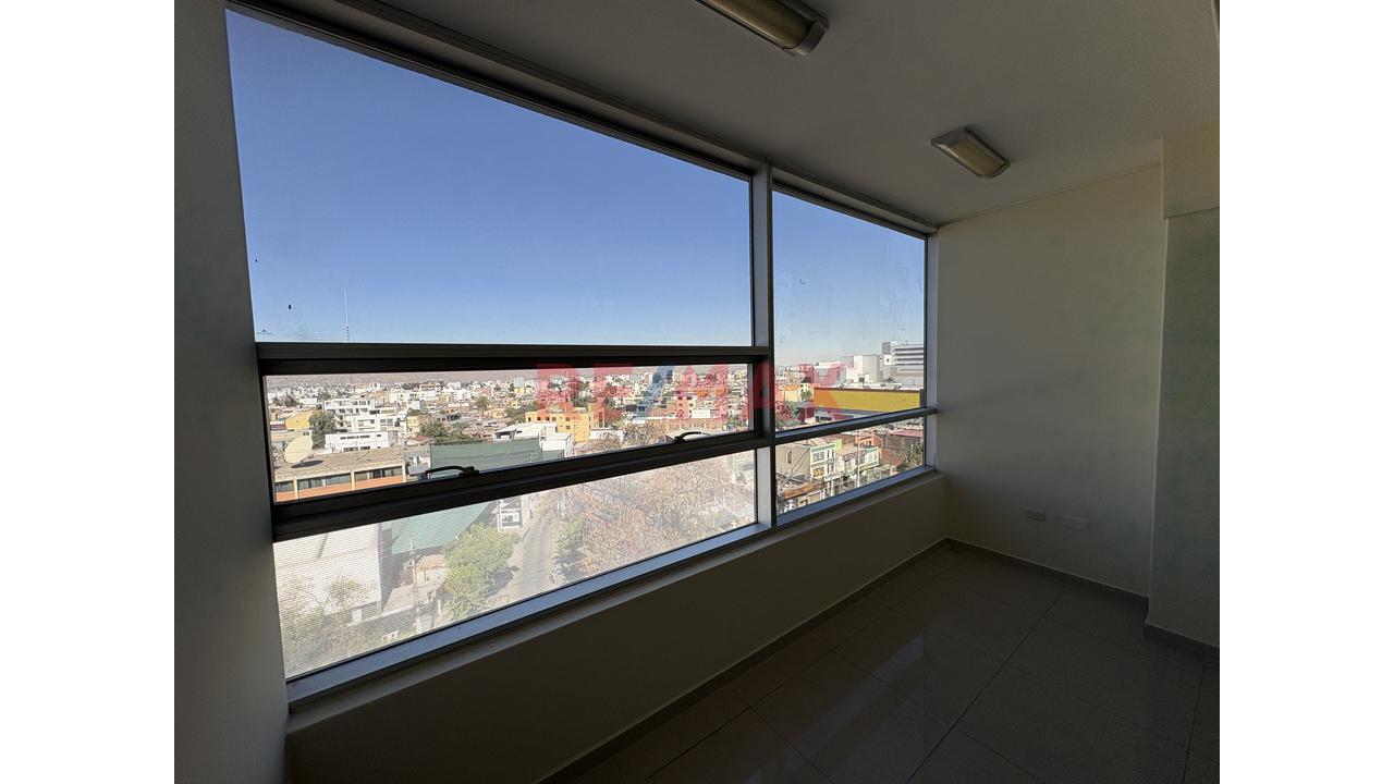 Venta - Oficina En Nasya Ii – Av. Ejército - Yanahuara - 2