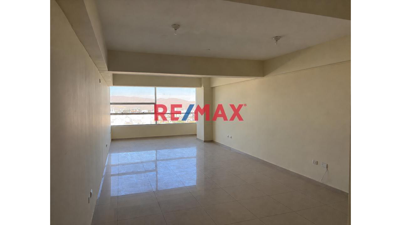 Venta - Oficina En Nasya Ii – Av. Ejército - Yanahuara - 1
