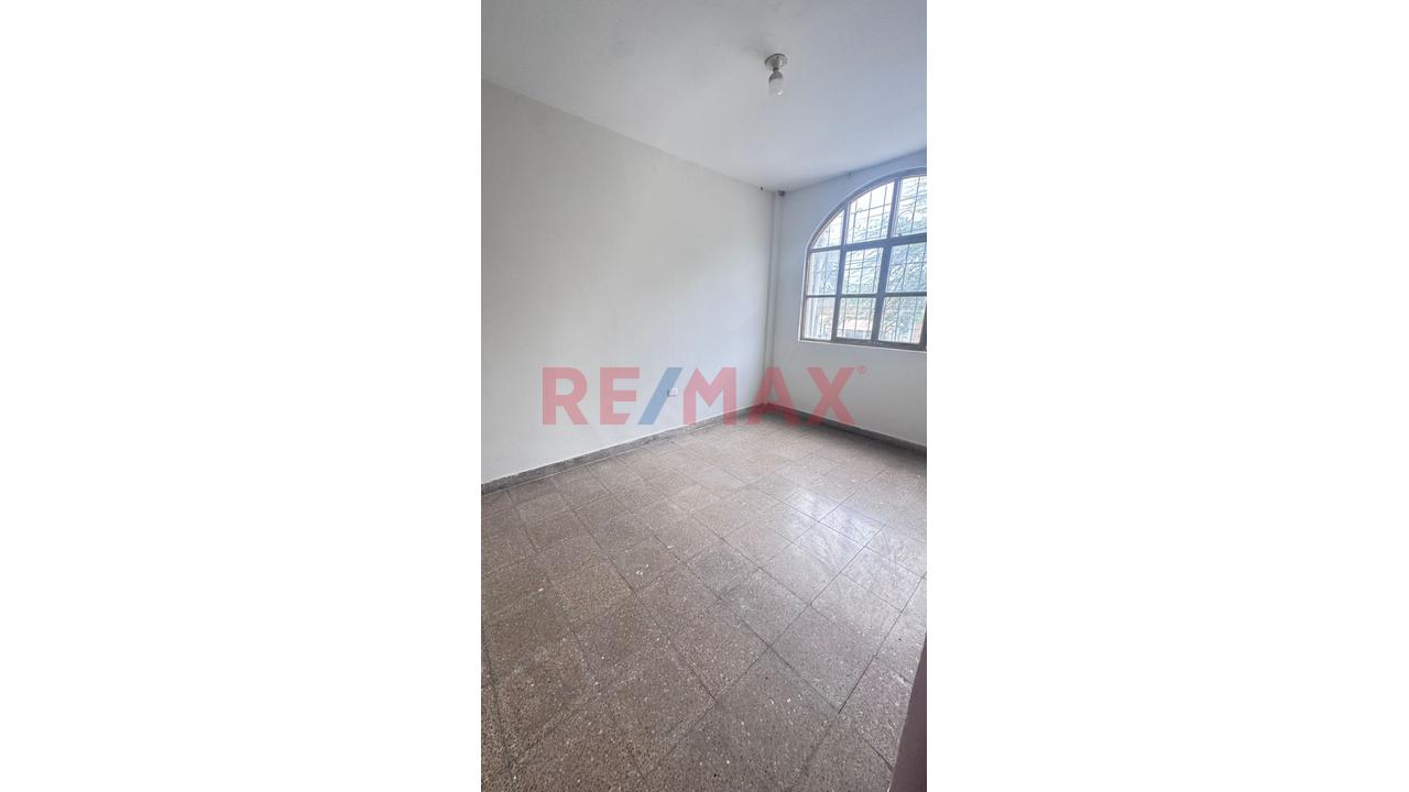 🏡 ¡Casa En Venta Sobre La Av. Luis Montero! Amplios Espacios, Cochera Y Excelente Ubicación - 12
