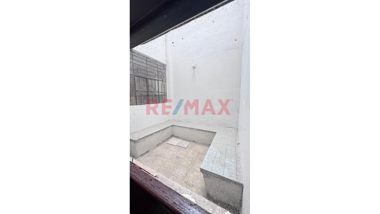 🏡 ¡Casa En Venta Sobre La Av. Luis Montero! Amplios Espacios, Cochera Y Excelente Ubicación - 6
