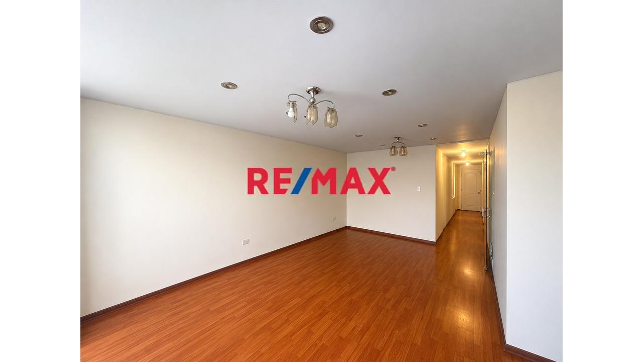 Se Vende Lindo Departamento En La Urb. Daniel Alcides Carreon - Jlbyr