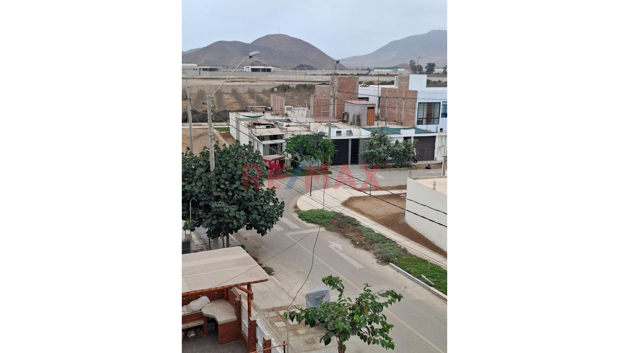 Alquiler De Casa De 3 Pisos + Azotea En Villa Alameda Sur  2Da Etapa– Chilca. — foto 4