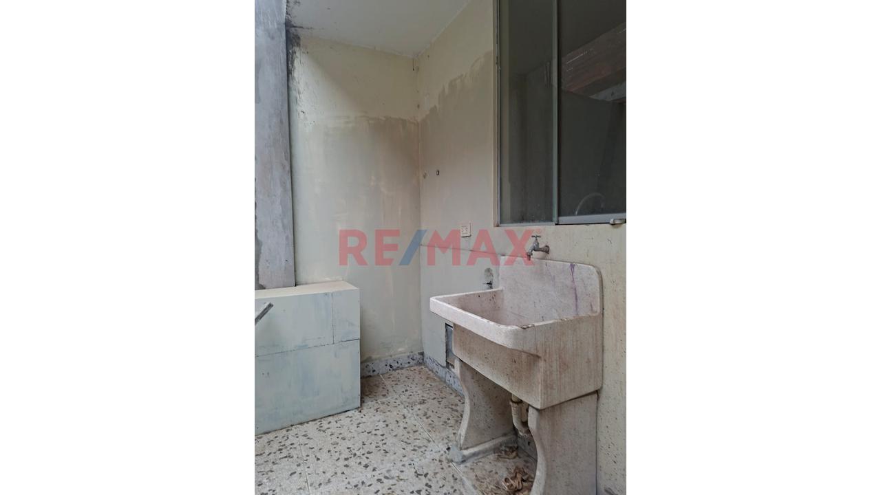 Alquiler De Casa De 3 Pisos + Azotea En Villa Alameda Sur  2Da Etapa– Chilca. — foto 2