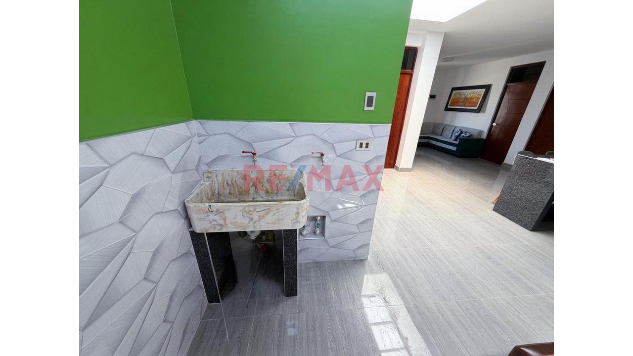 Casa En Venta Cerca De La Playa | Puerto Malabrigo | Excelente Inversión - 4