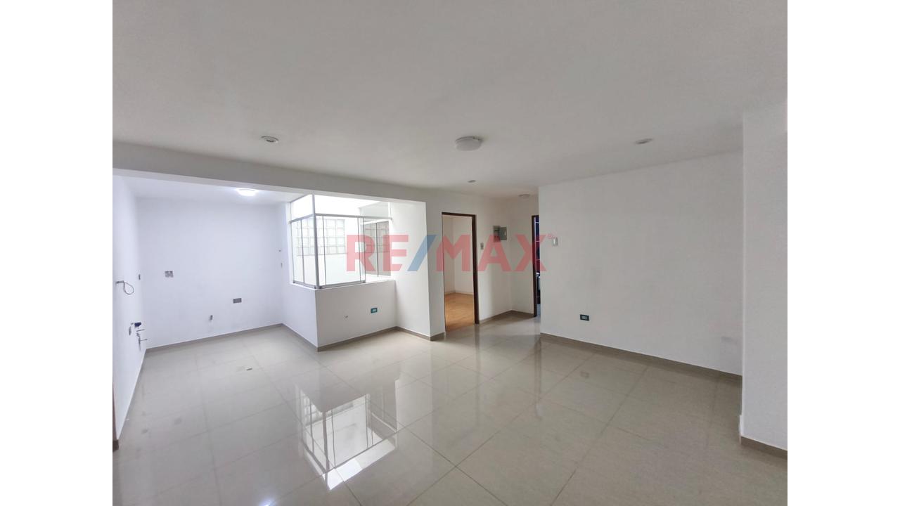 Se Alquila Departamento En El Rimac - 3