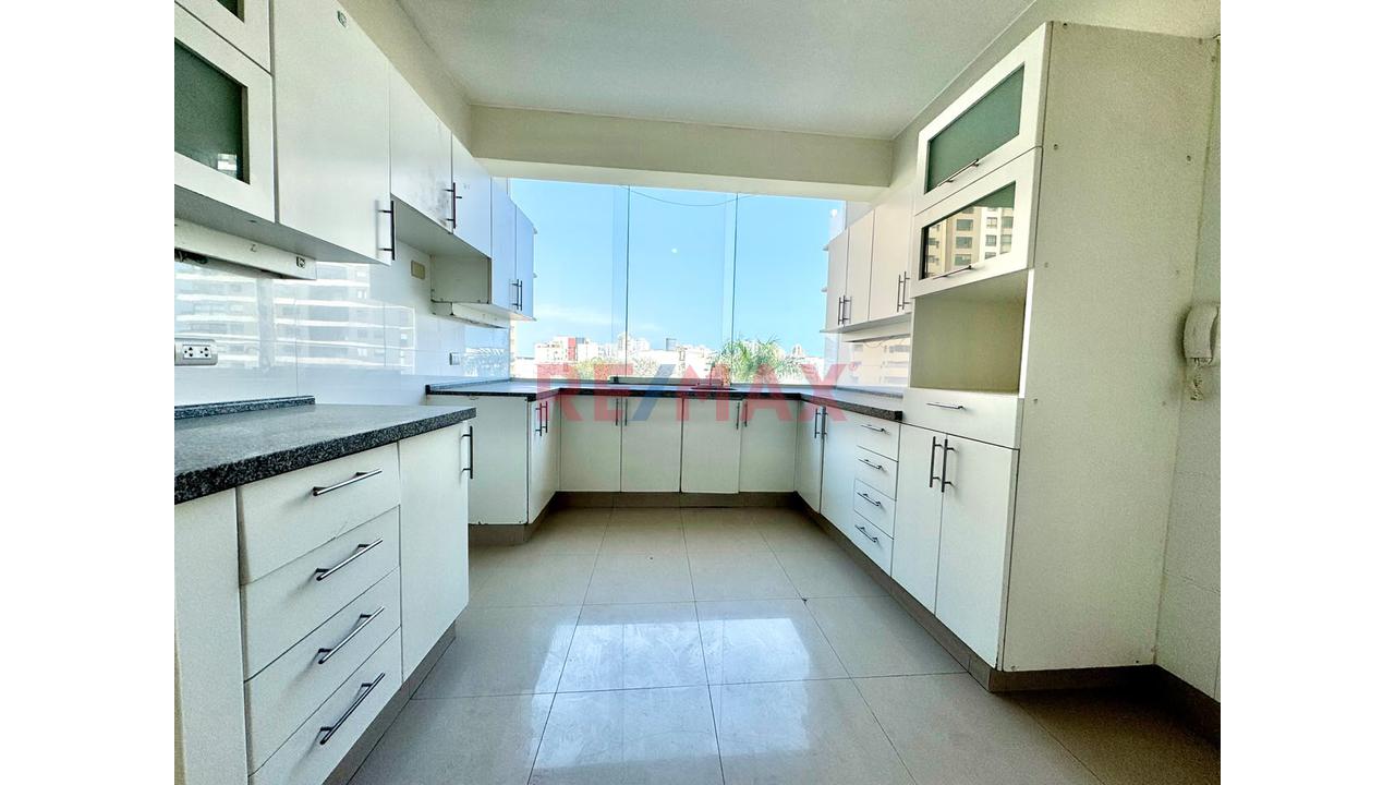 🏡 Exclusivo Departamento Con Ascensor Directo Y Doble Cochera | Vista Exterior | San Isidro — foto 5