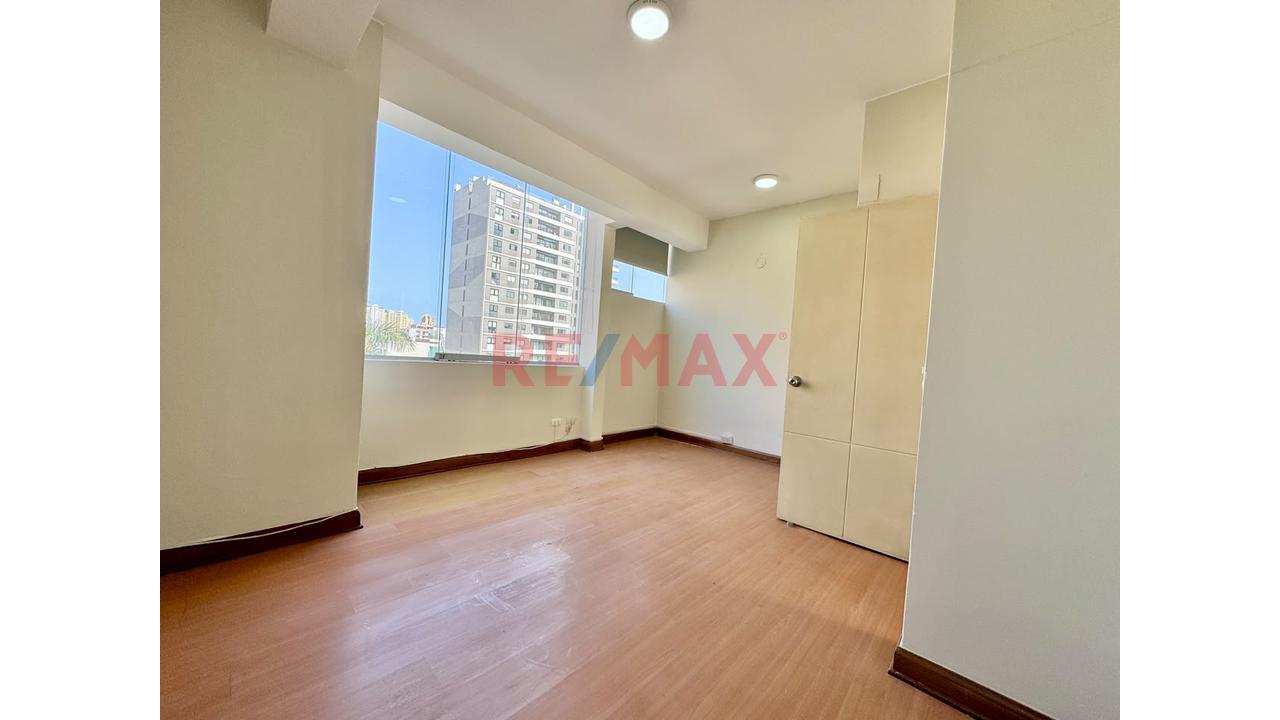 🏡 Exclusivo Departamento Con Ascensor Directo Y Doble Cochera | Vista Exterior | San Isidro — foto 4