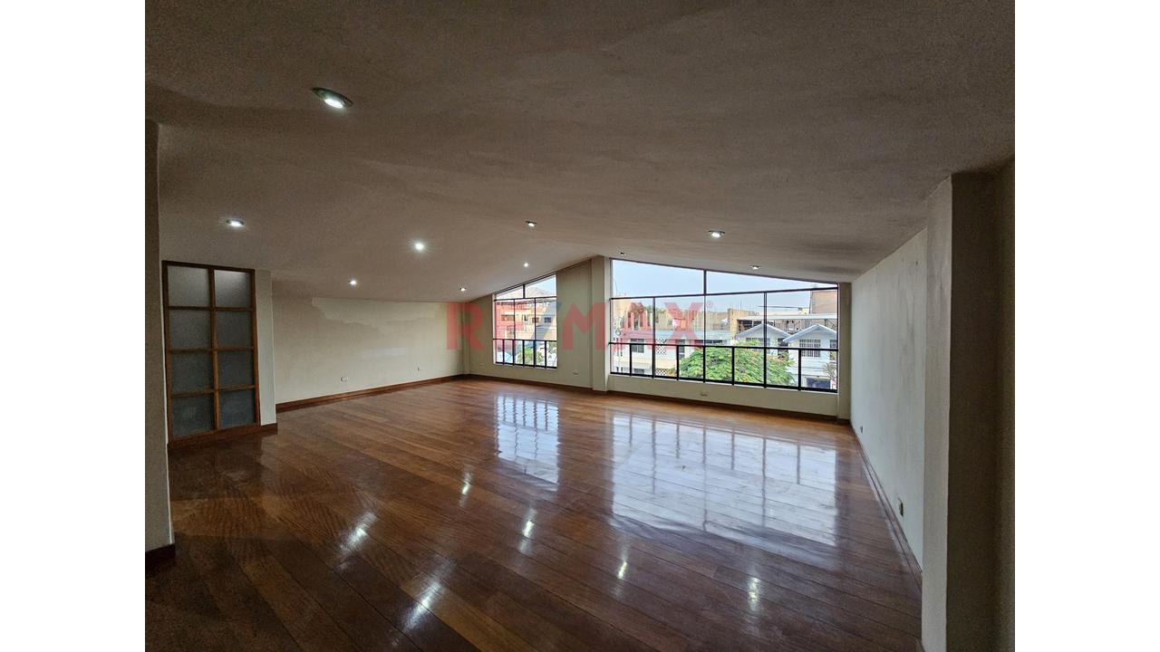 Casa De 3 Pisos En Alquiler Para Empresas, Oficinas O Vivienda En Excelente Ubicación De San Juan De Miraflores - 21