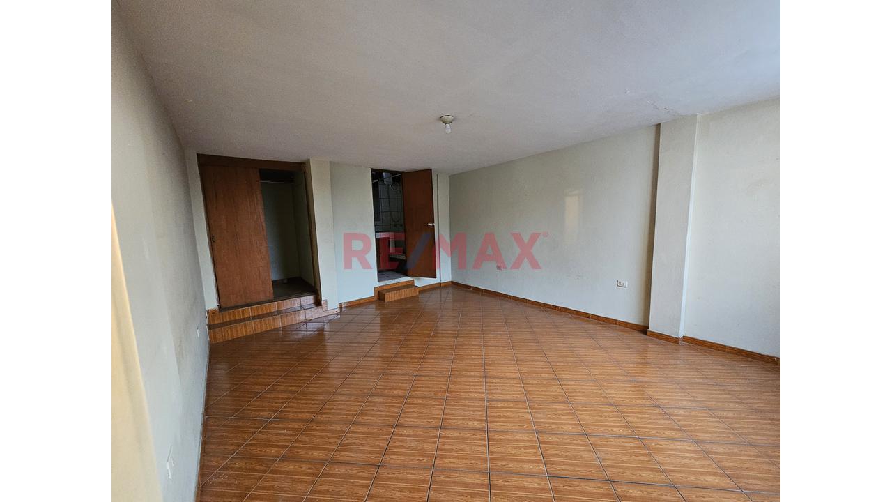 Casa De 3 Pisos En Alquiler Para Empresas, Oficinas O Vivienda En Excelente Ubicación De San Juan De Miraflores - 14