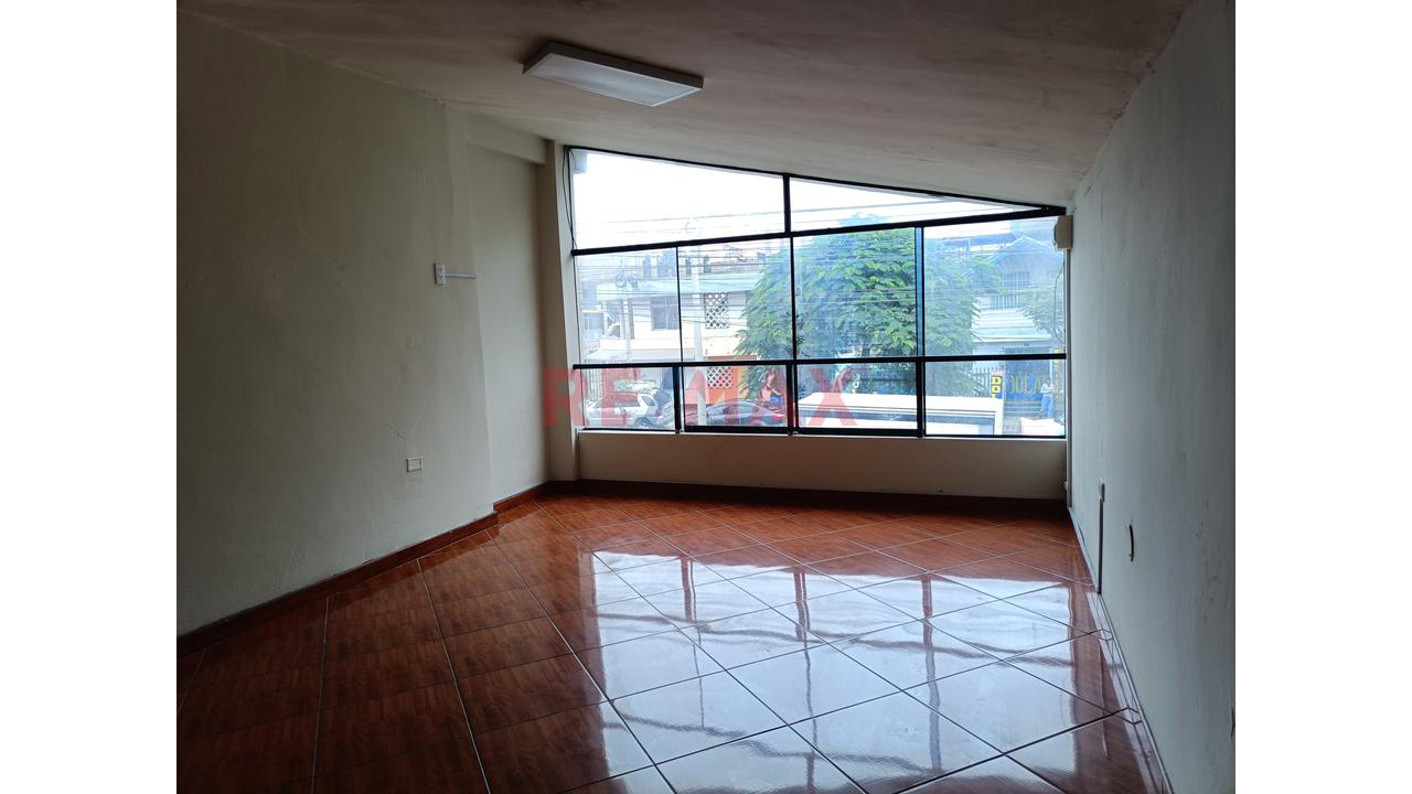 Casa De 3 Pisos En Alquiler Para Empresas, Oficinas O Vivienda En Excelente Ubicación De San Juan De Miraflores - 8