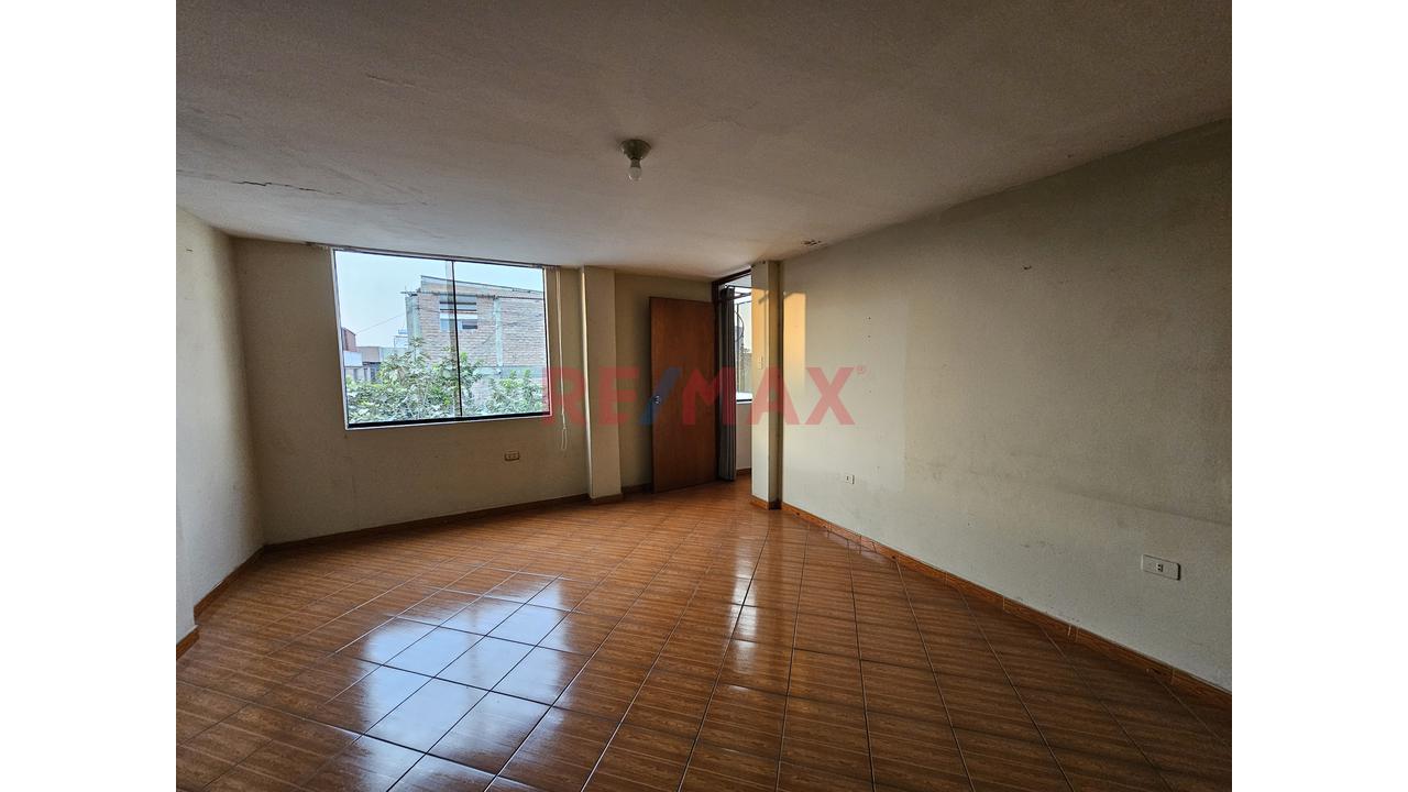 Casa De 3 Pisos En Alquiler Para Empresas, Oficinas O Vivienda En Excelente Ubicación De San Juan De Miraflores - 18
